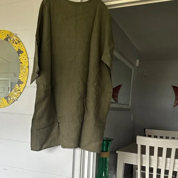 bryn Walker Olive Green V-Neck Linen Tunic - Picture 3 of 5